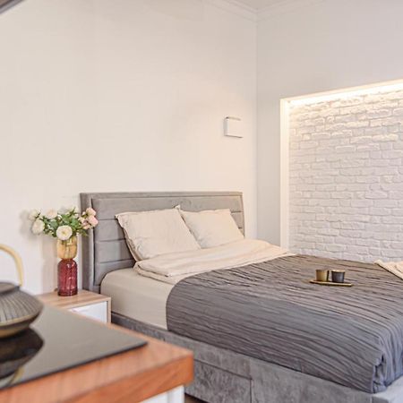 Апартаменты Welcoming Studio In Historic Vilnius With Free Parking By Urban Rent Экстерьер фото